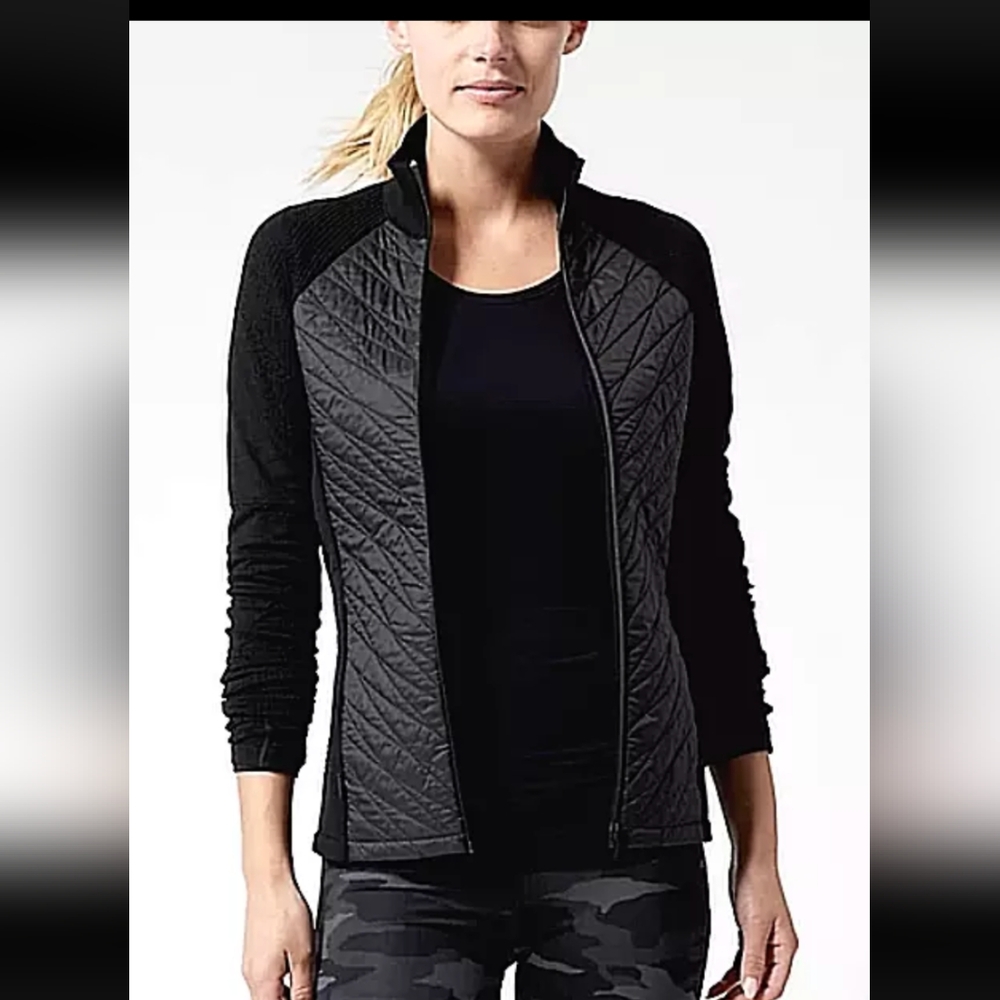 Athleta Flurry Force Insulated Jacket Black EUC Super Stretchy Large